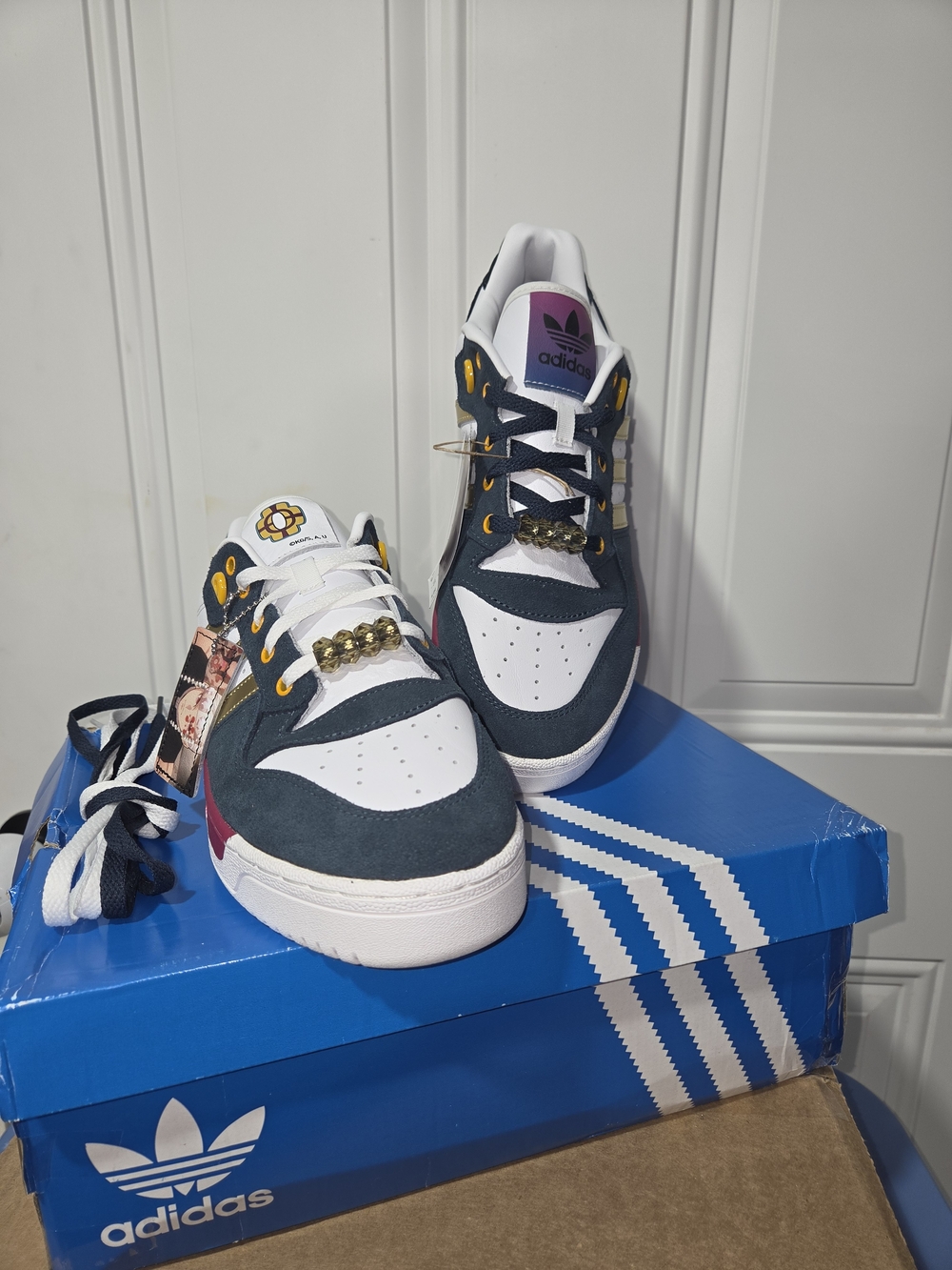 MENS 9.5 ADIDAS RIVALRY LOW DEMON SLAYER TENGEN Anime Shoes Leather 2024 Rare - Picture 9 of 13